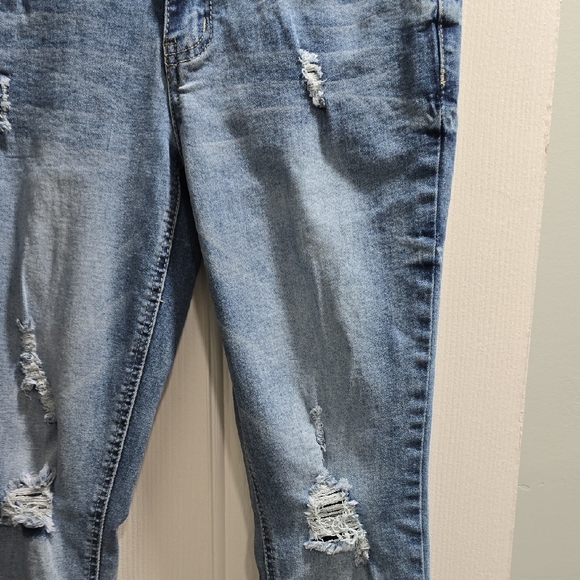 Distressed Jeans - Picture 4 of 16